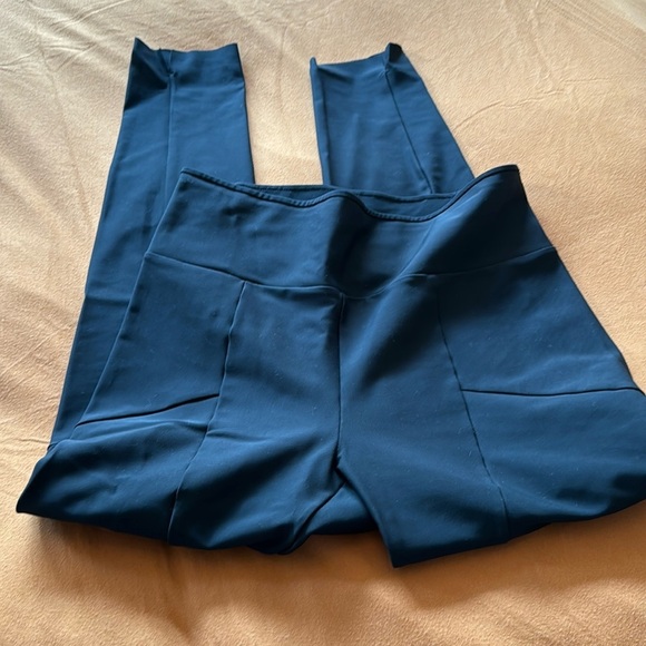 Athleta Stellar City Tight Black Leggings Size 8 - Picture 4 of 7